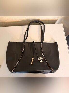 Badgley Mischka Black Pebbled Leather Tote Bag 🖤